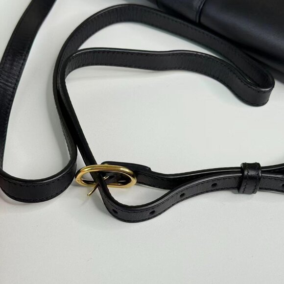 Gucci GG Logo Black Leather Crossbody Bag with Gold Hardware - Picture 8 of 9